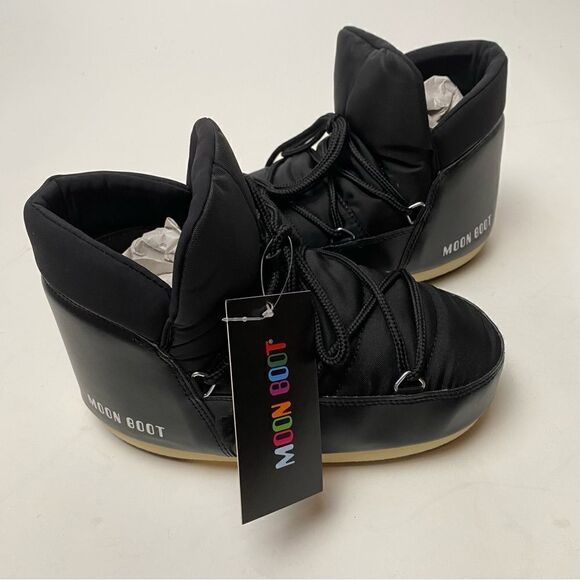 Moon Boot Shoes - Womens Short Icon Pumps Moon Boots Black Waterproof NWT Size 4.5/5.5